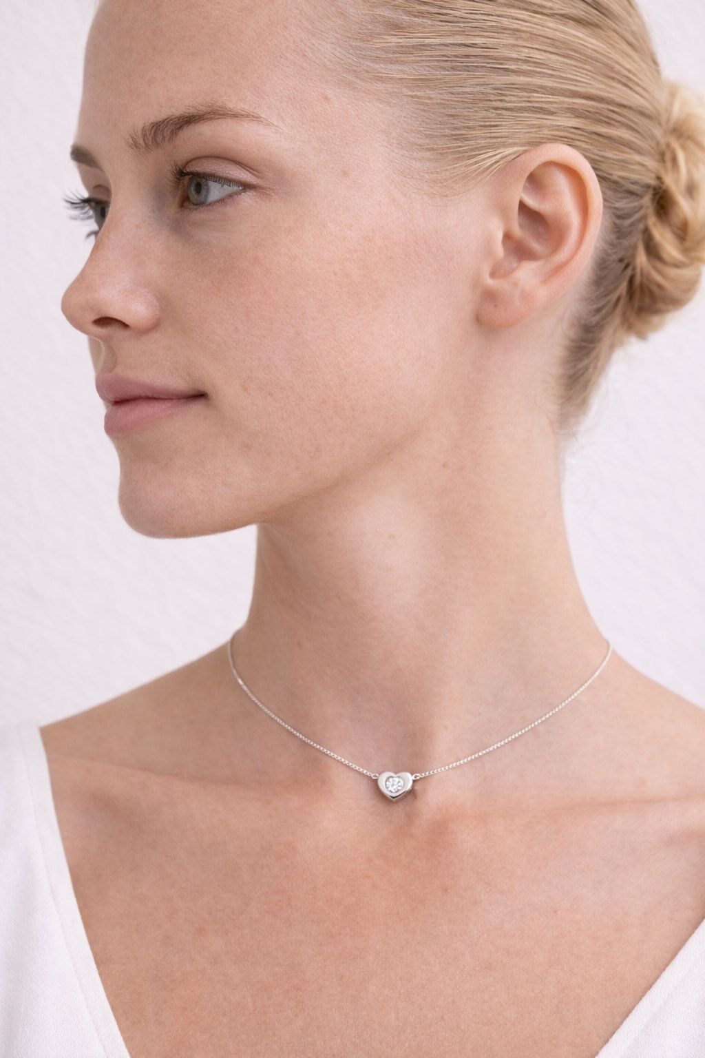 COLLAR DE PLATA 925 PUNTO DE LUZ EN CORAZÓN Y CIRCONITA BRILLANTE